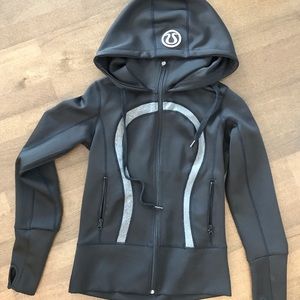 lululemon hoodie. Size 2. Worn a couple times